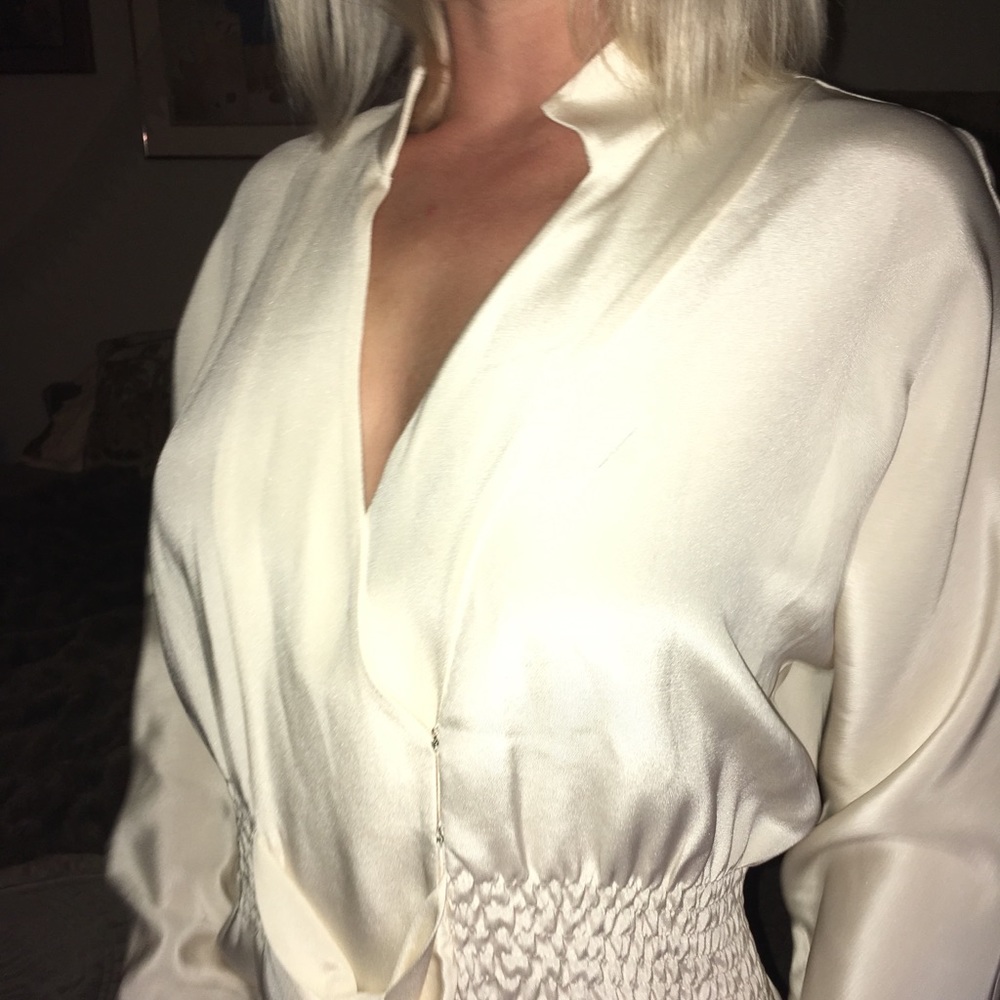 🕊Neiman Marcus🕊100% silk blouse